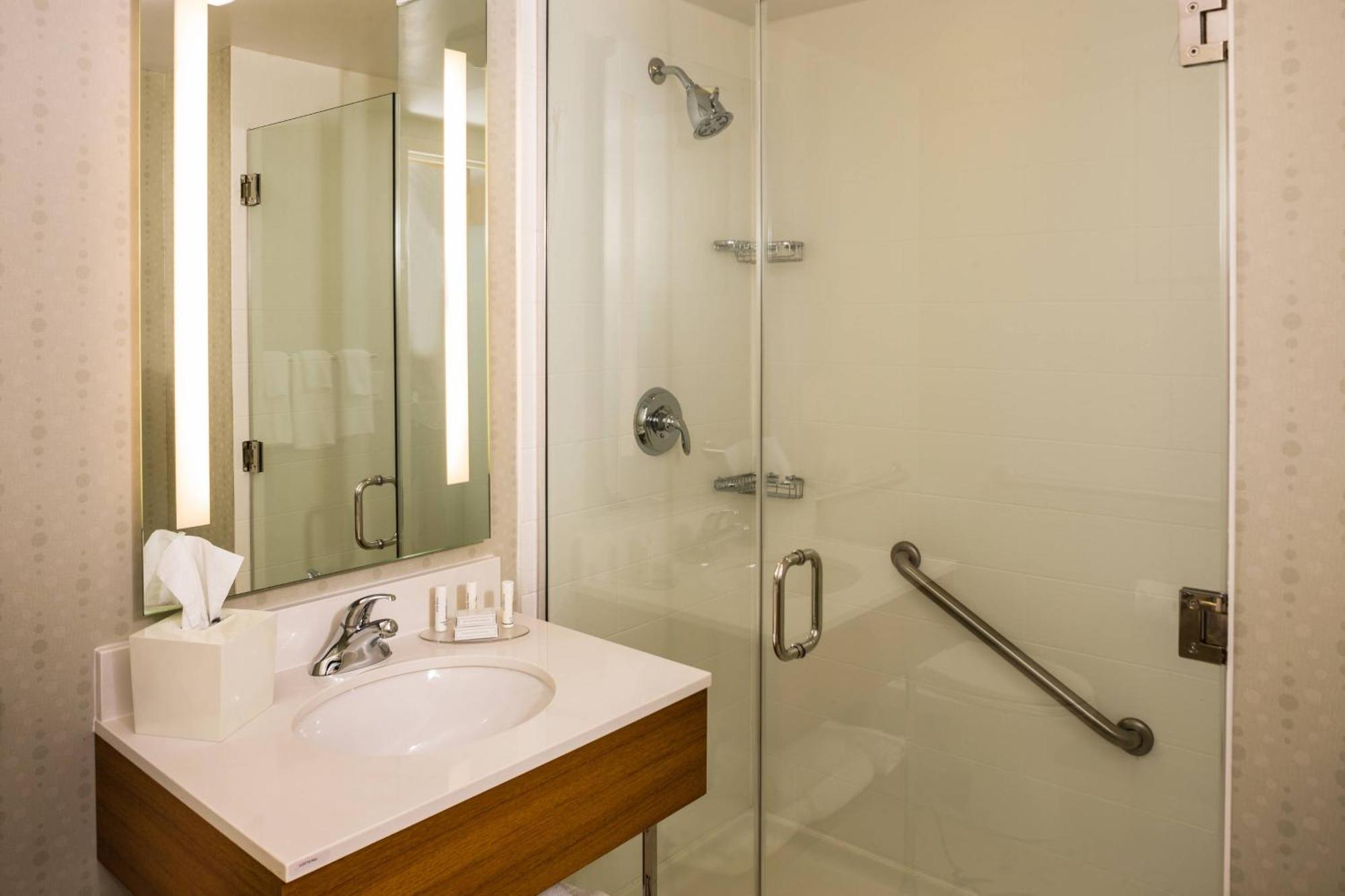 Springhill Suites By Marriott New York Laguardia Airport Eksteriør billede